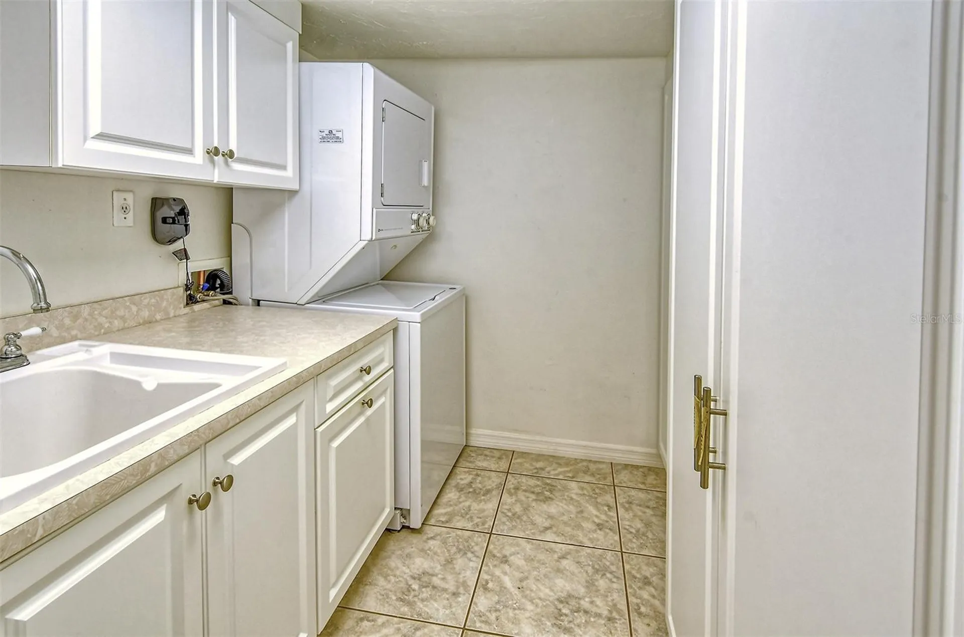 1125 W Peppertree Drive Sarasota FL 34242