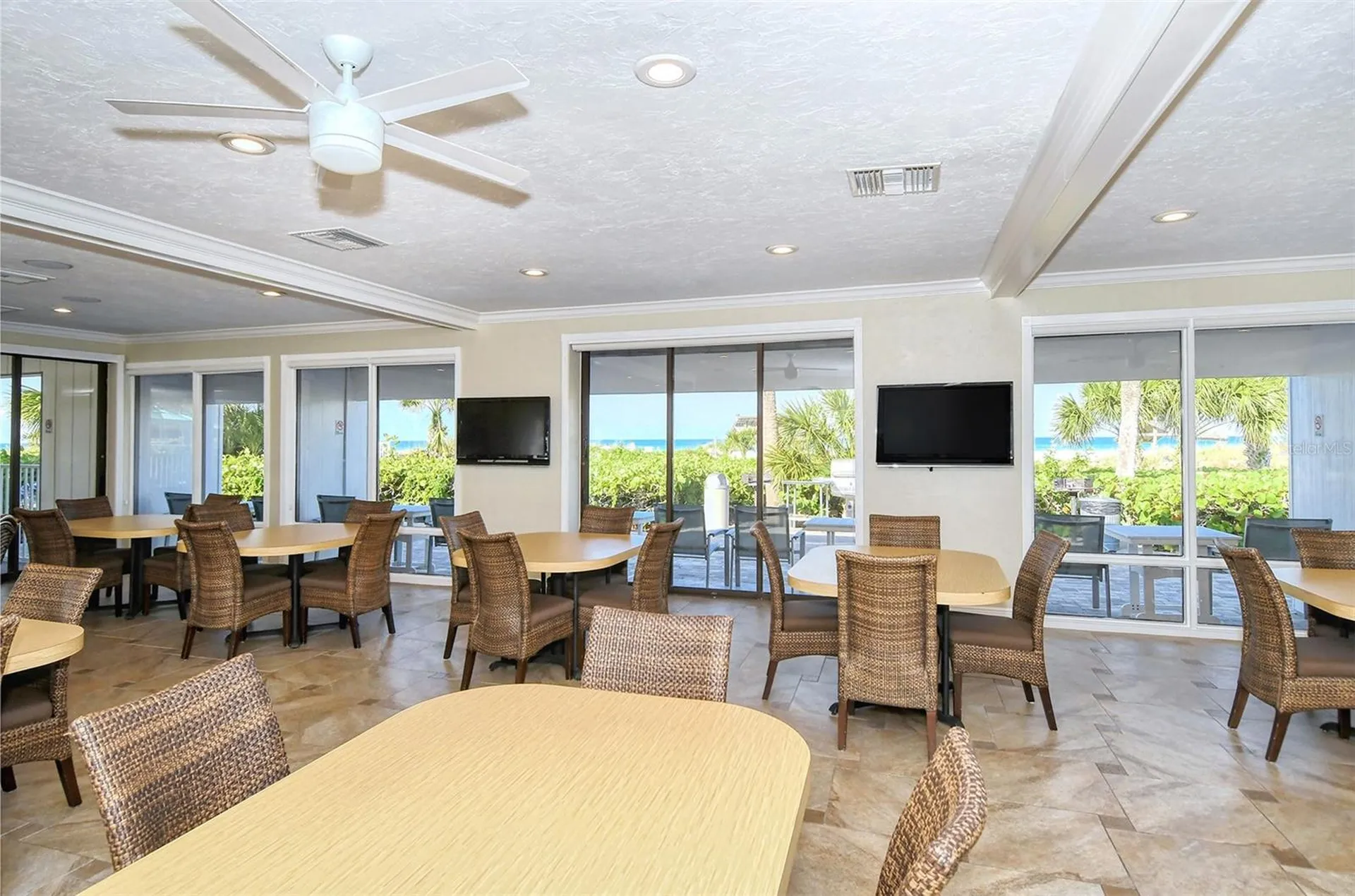 1125 W Peppertree Drive Sarasota FL 34242
