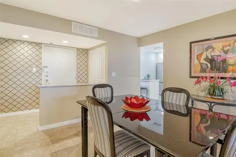 1125 W Peppertree Drive Sarasota FL 34242