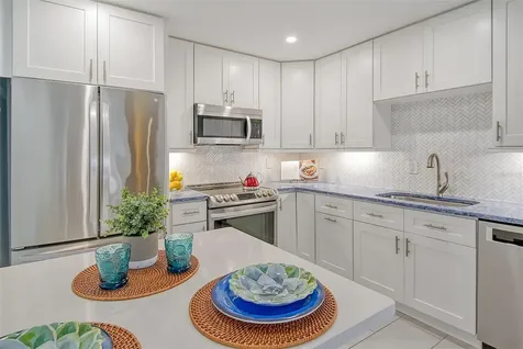 1125 W Peppertree Drive Sarasota FL 34242