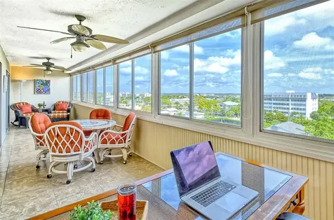 1125 W Peppertree Drive Sarasota FL 34242