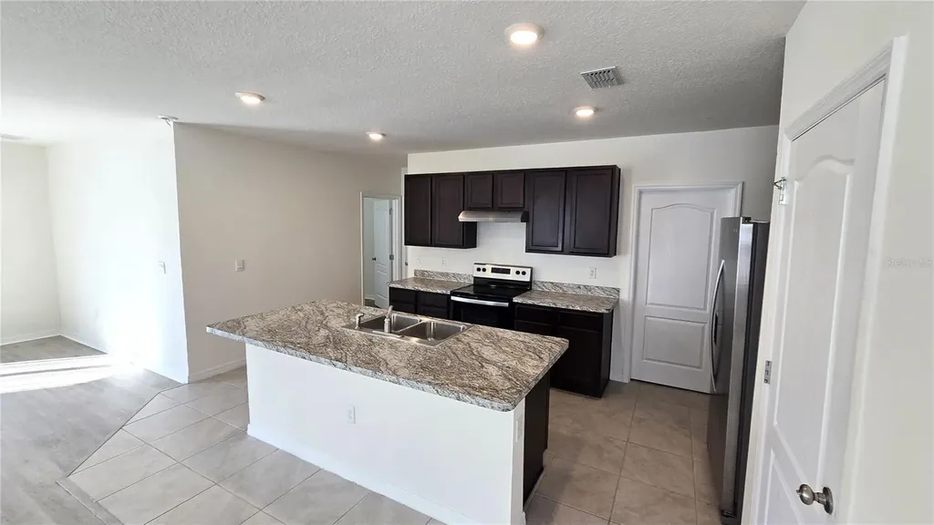 1671 Rosydale Circle Davenport FL 33837