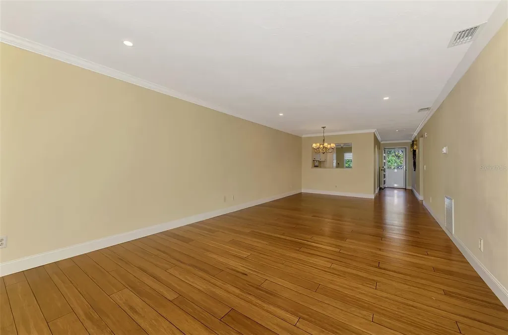 4489 Longmeadow Sarasota FL 34235