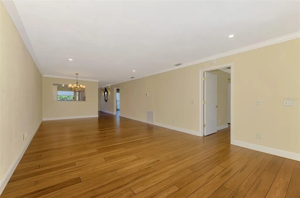 4489 Longmeadow Sarasota FL 34235