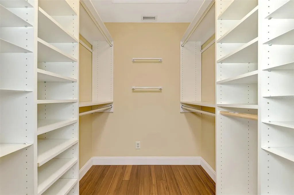 4489 Longmeadow Sarasota FL 34235