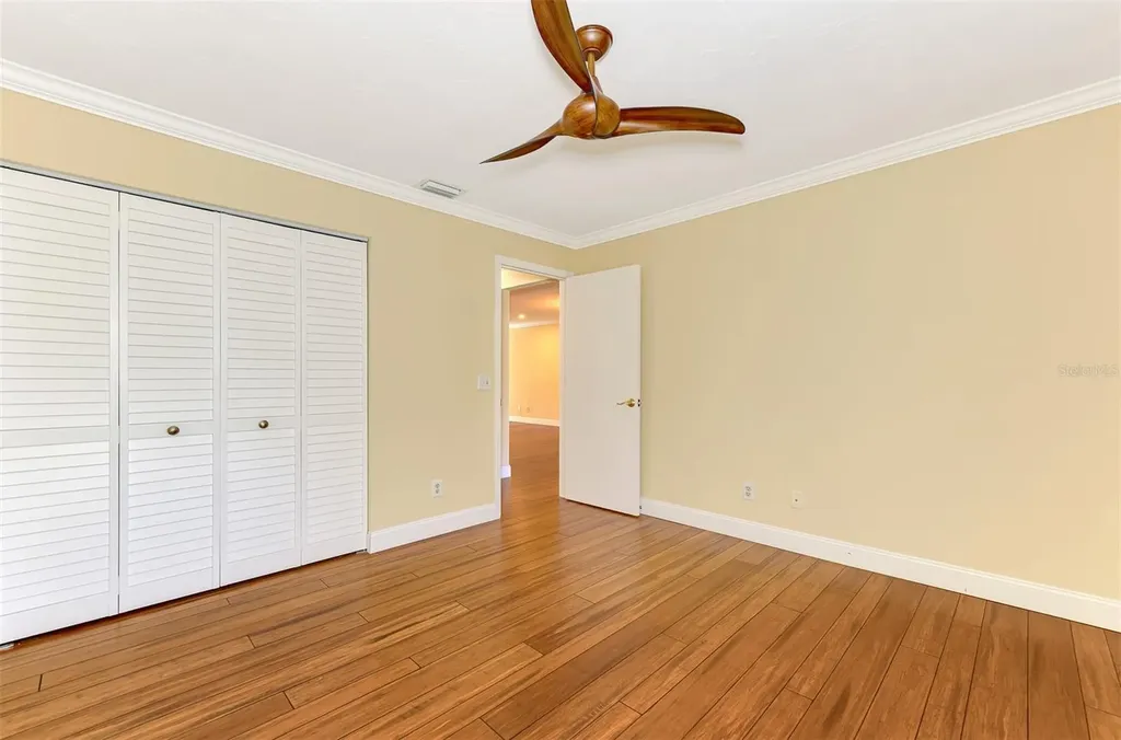 4489 Longmeadow Sarasota FL 34235