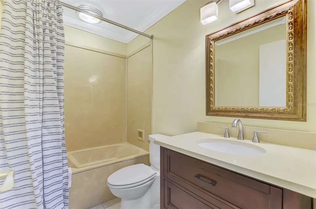 4489 Longmeadow Sarasota FL 34235