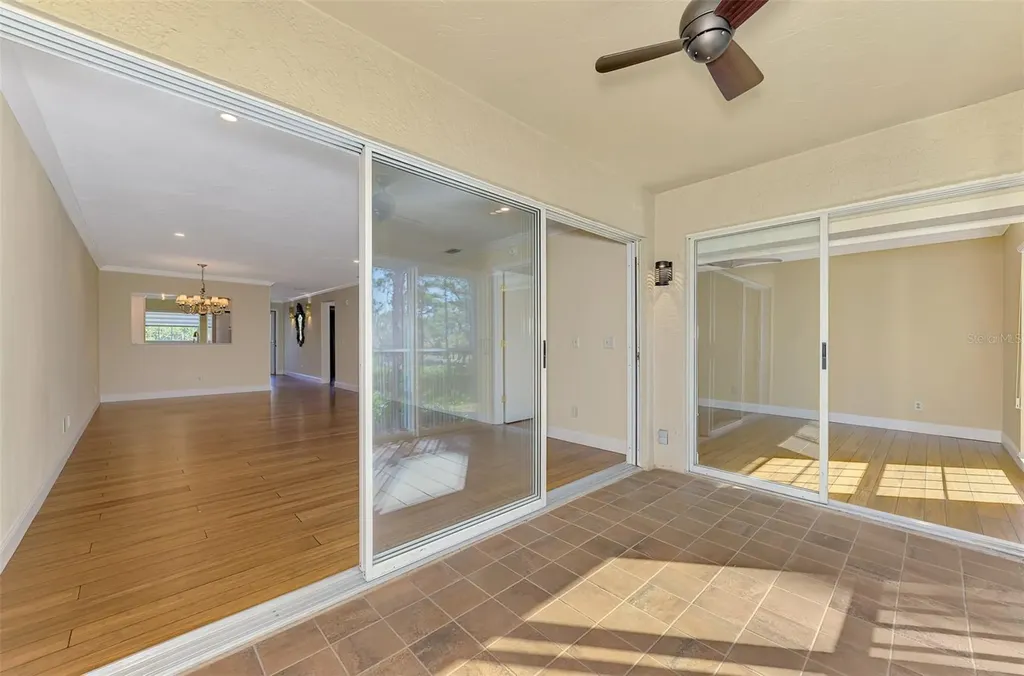 4489 Longmeadow Sarasota FL 34235