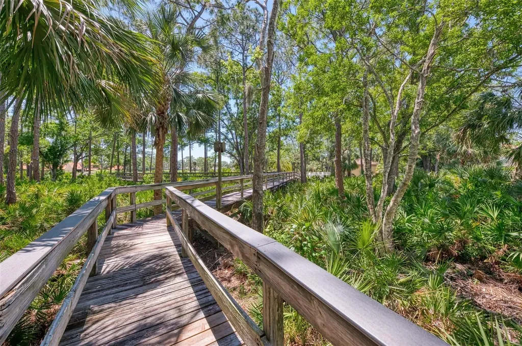 4489 Longmeadow Sarasota FL 34235