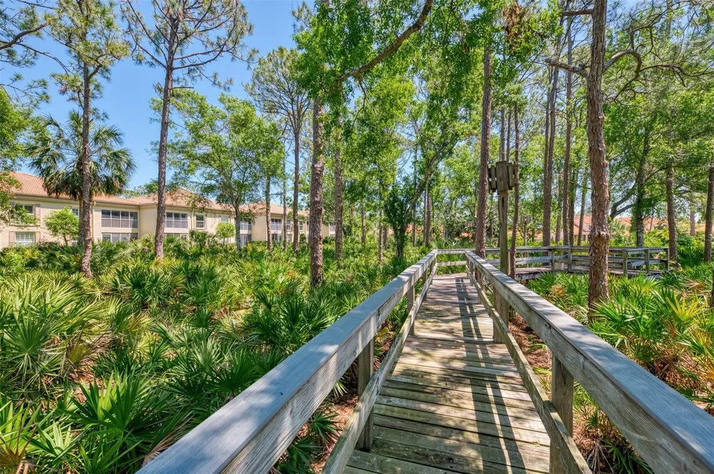 4489 Longmeadow Sarasota FL 34235