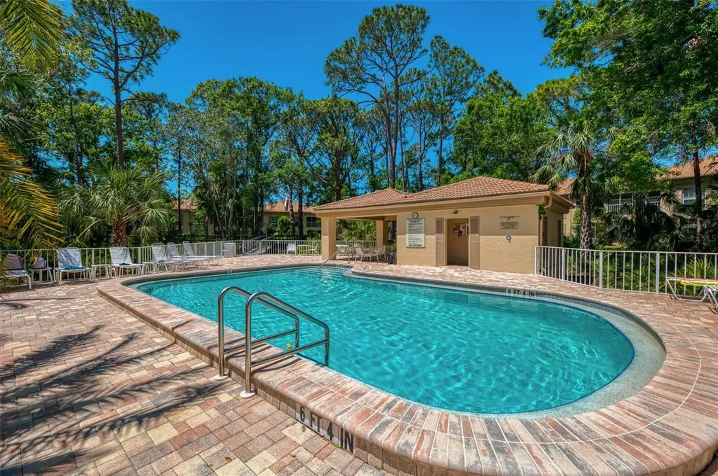 4489 Longmeadow Sarasota FL 34235