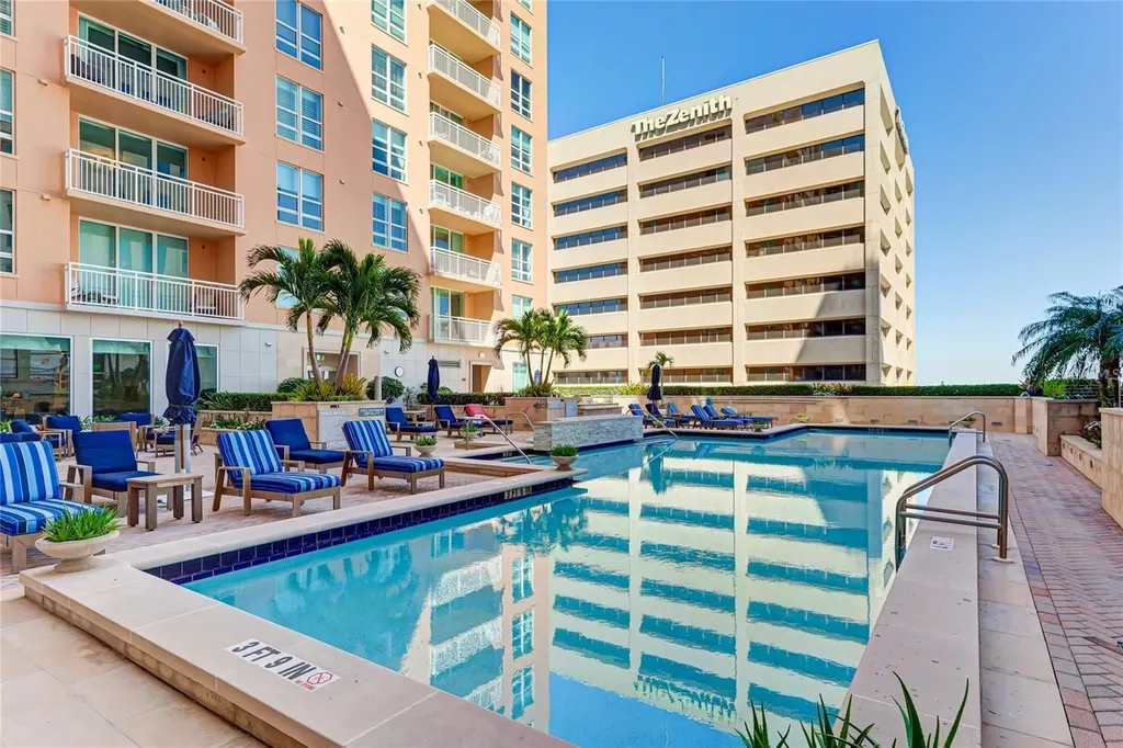 1350 Main Street Sarasota FL 34236