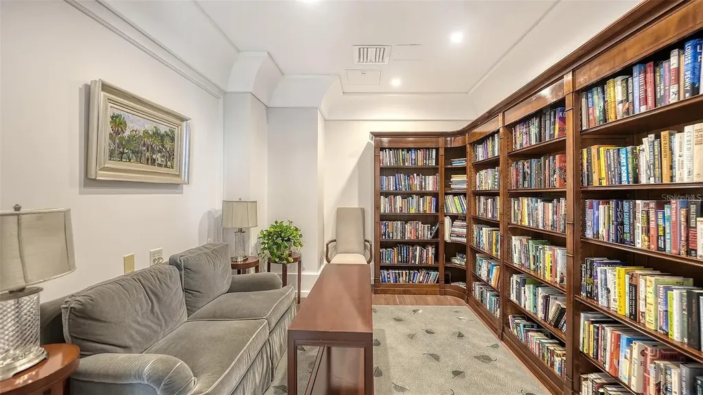 1350 Main Street Sarasota FL 34236