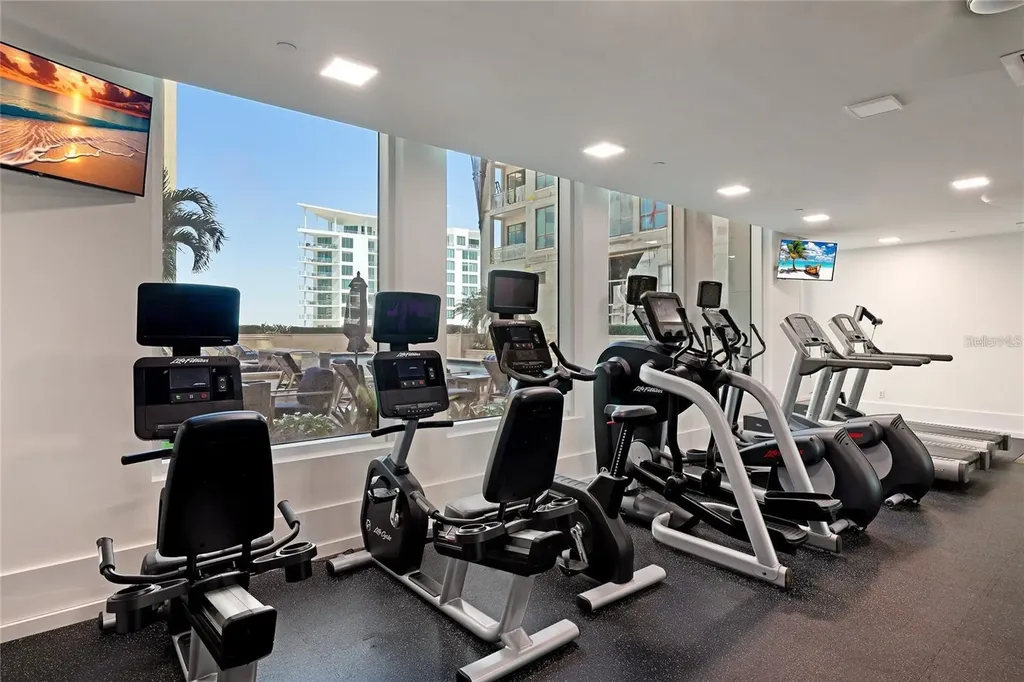 1350 Main Street Sarasota FL 34236