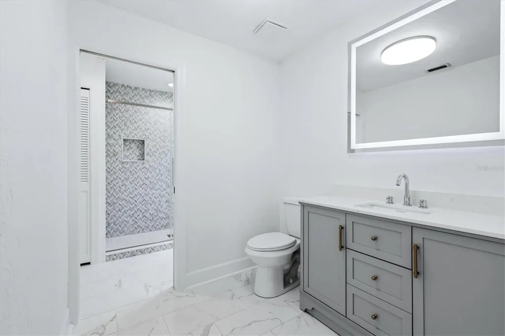 1351 Dixie Lee Lane Sarasota FL 34231