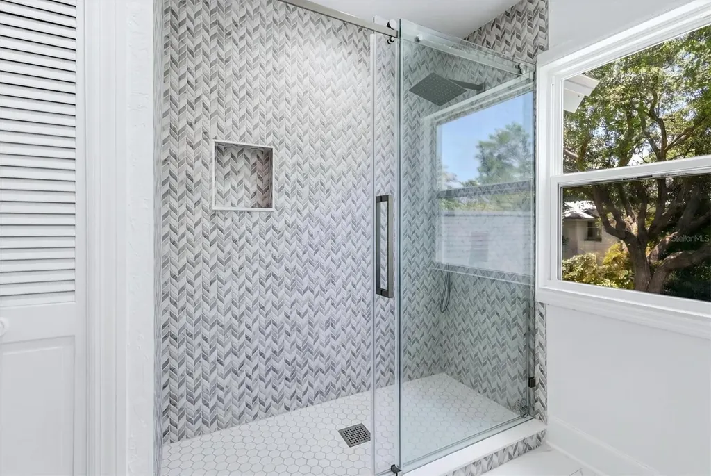 1351 Dixie Lee Lane Sarasota FL 34231