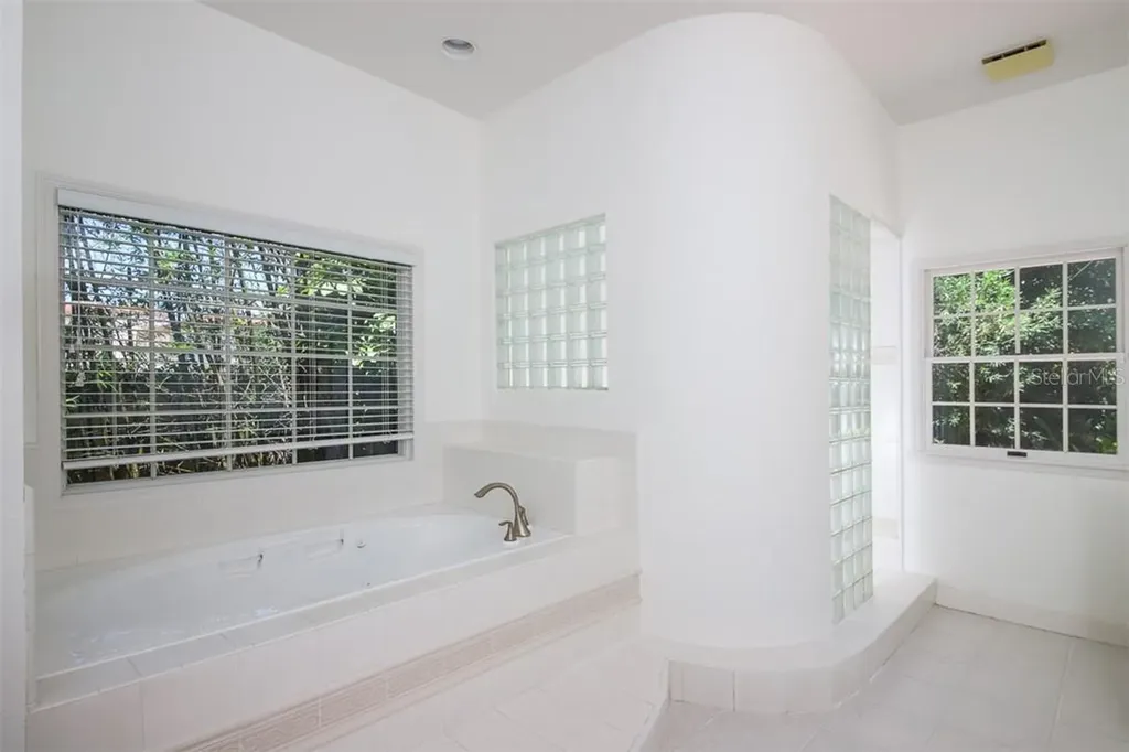 1351 Dixie Lee Lane Sarasota FL 34231