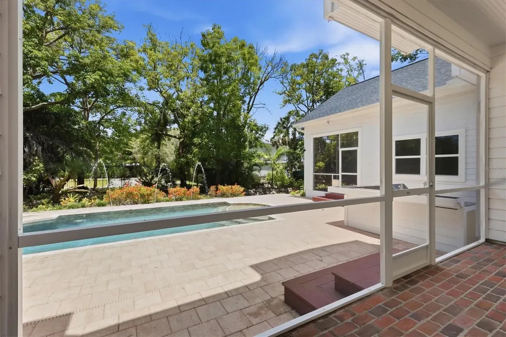 1351 Dixie Lee Lane Sarasota FL 34231