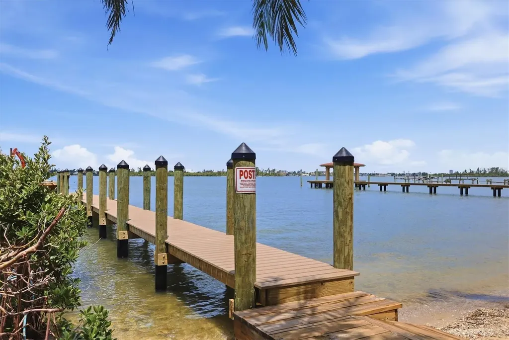 1351 Dixie Lee Lane Sarasota FL 34231