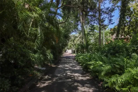 1351 Dixie Lee Lane Sarasota FL 34231