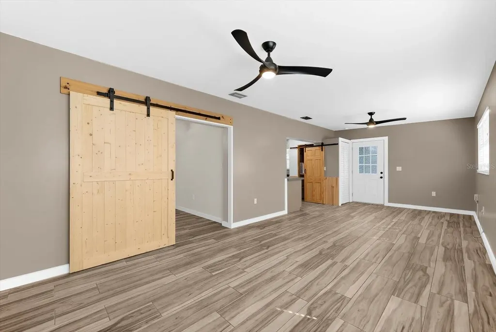 904 66th Avenue W Bradenton FL 34207