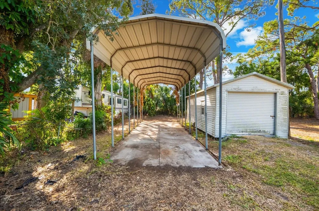 904 66th Avenue W Bradenton FL 34207