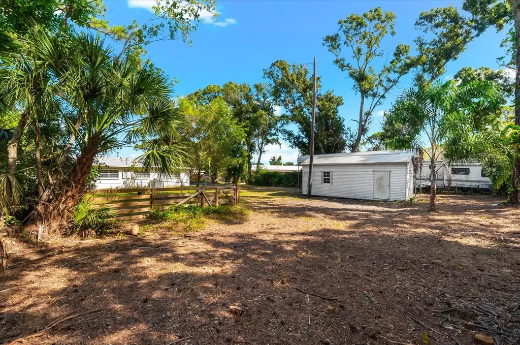 904 66th Avenue W Bradenton FL 34207