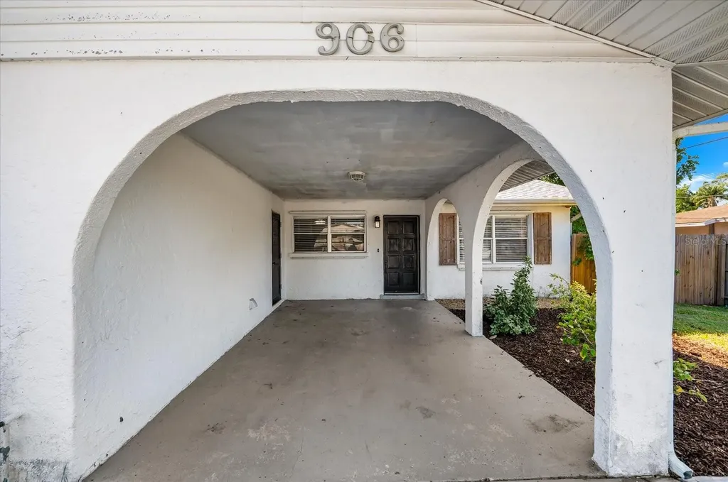 904 66th Avenue W Bradenton FL 34207