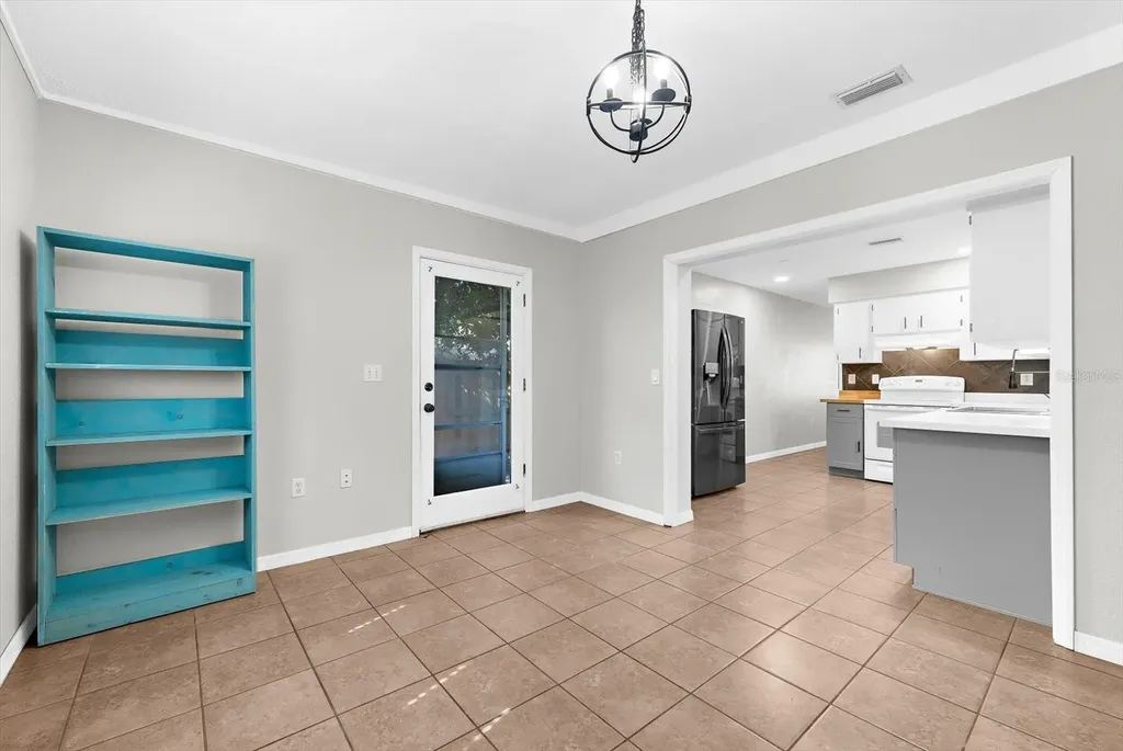 904 66th Avenue W Bradenton FL 34207