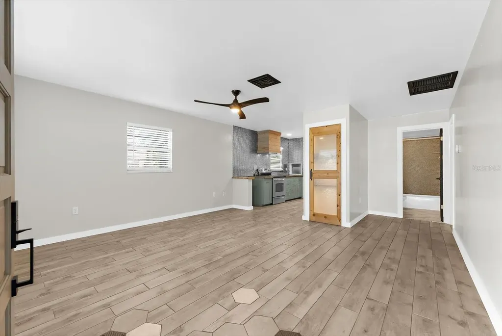 904 66th Avenue W Bradenton FL 34207