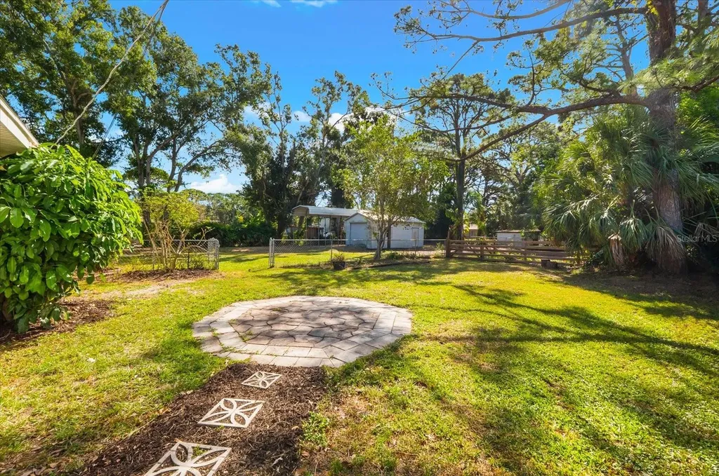 904 66th Avenue W Bradenton FL 34207