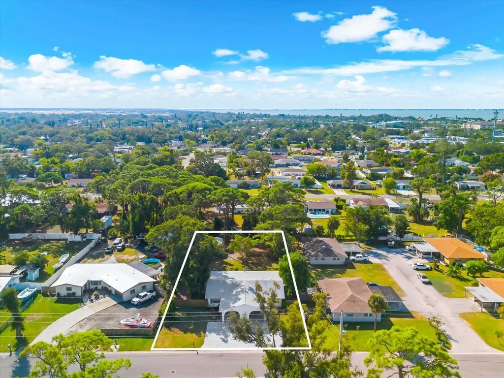 904 66th Avenue W Bradenton FL 34207
