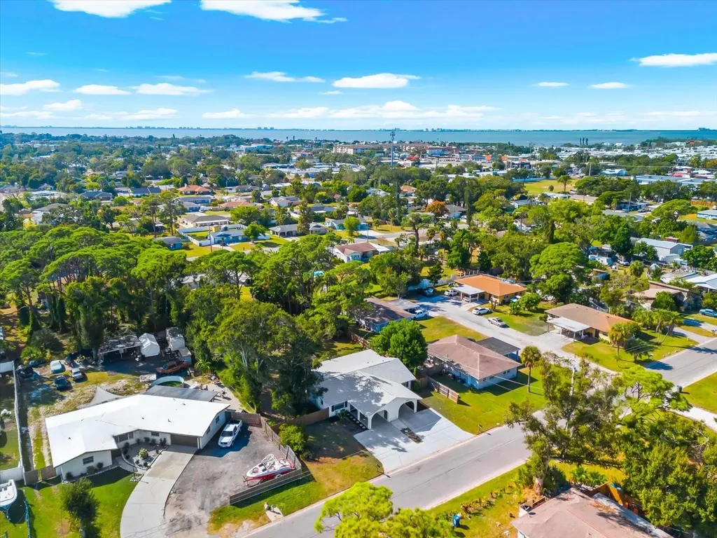 904 66th Avenue W Bradenton FL 34207