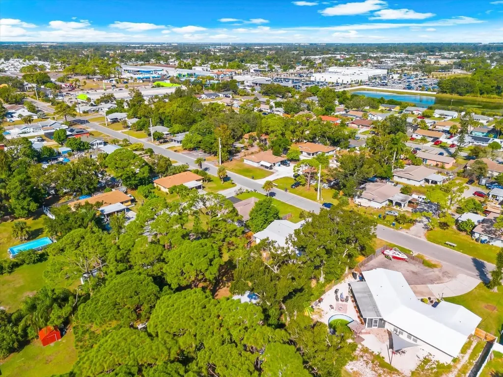904 66th Avenue W Bradenton FL 34207