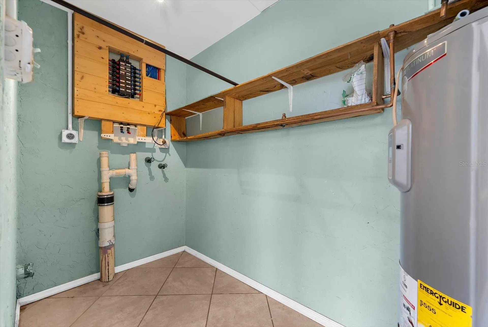 904 66th Avenue W Bradenton FL 34207