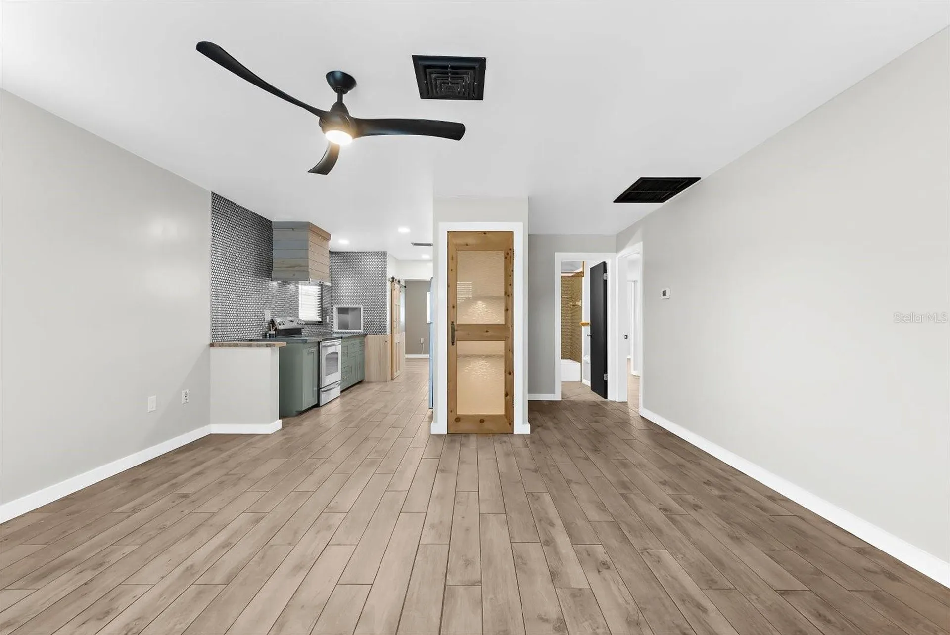 904 66th Avenue W Bradenton FL 34207