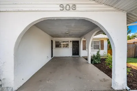 904 66th Avenue W Bradenton FL 34207