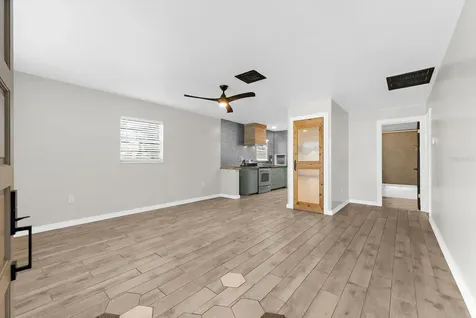 904 66th Avenue W Bradenton FL 34207