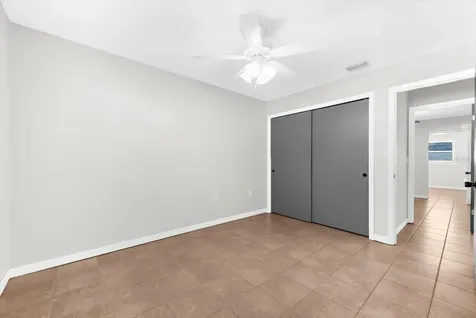 904 66th Avenue W Bradenton FL 34207
