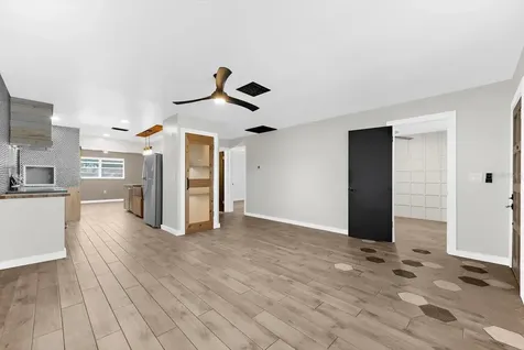 904 66th Avenue W Bradenton FL 34207
