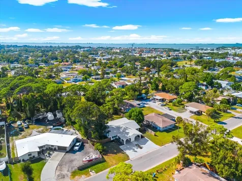 904 66th Avenue W Bradenton FL 34207