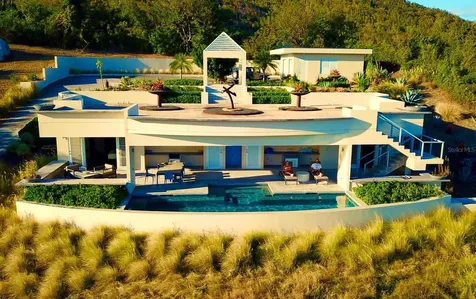 5 Puerto Real Vieques PR 00765