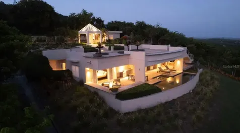 5 Puerto Real Vieques PR 00765