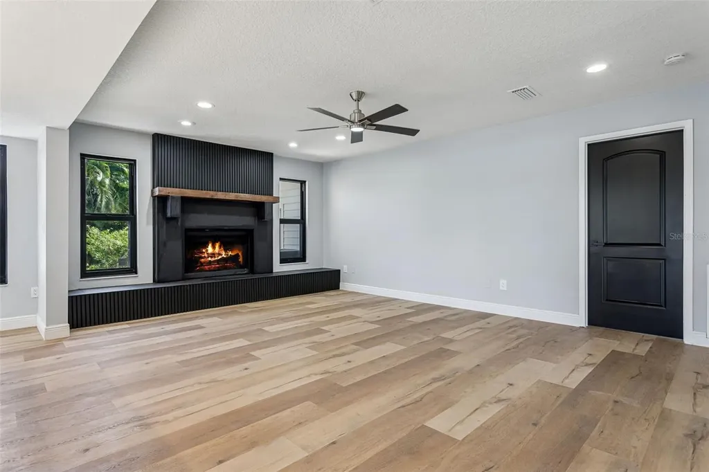 769 Kingston Court Apollo Beach FL 33572