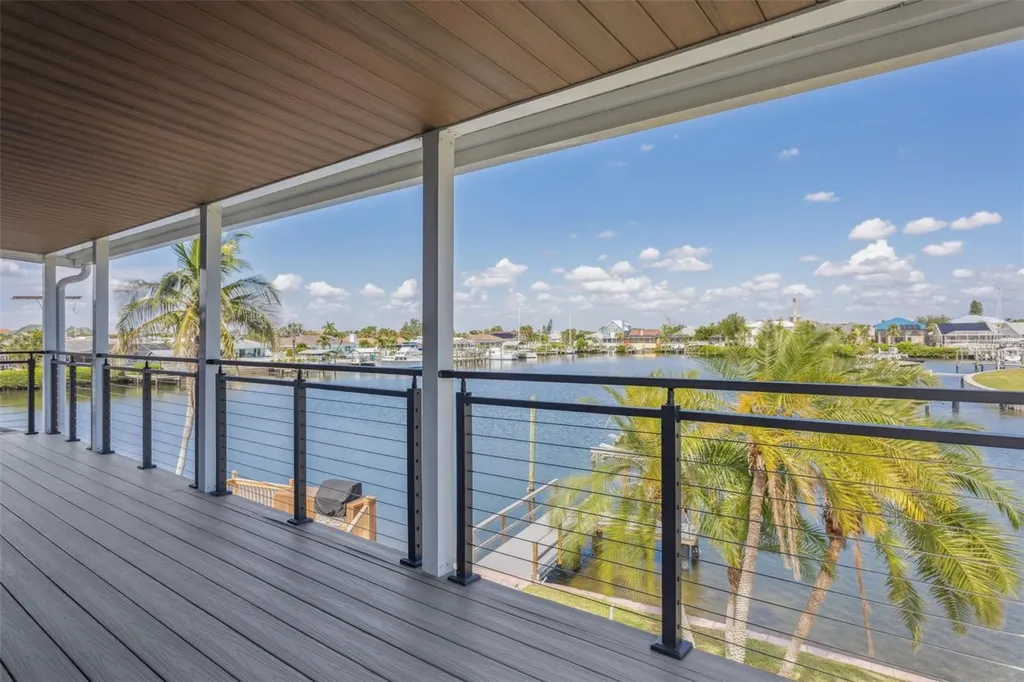 769 Kingston Court Apollo Beach FL 33572