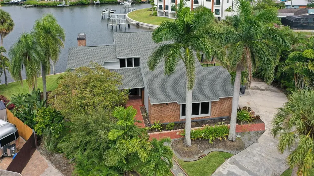 769 Kingston Court Apollo Beach FL 33572