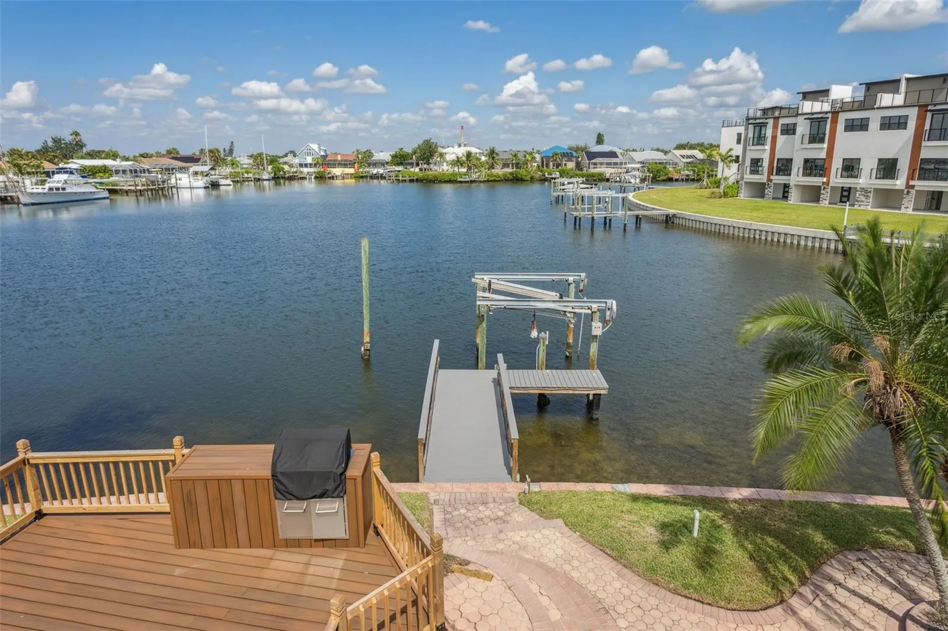 769 Kingston Court Apollo Beach FL 33572