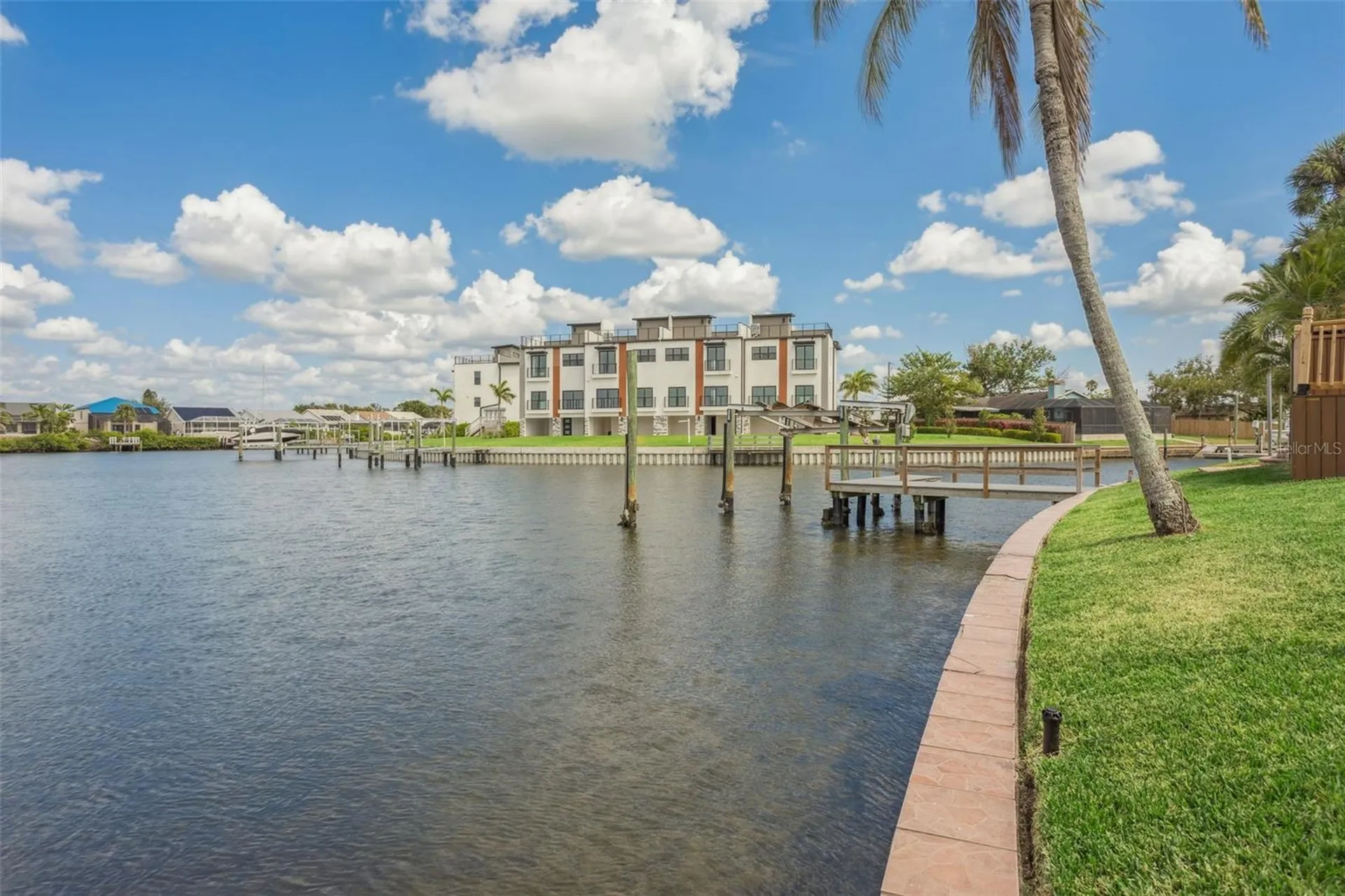 769 Kingston Court Apollo Beach FL 33572