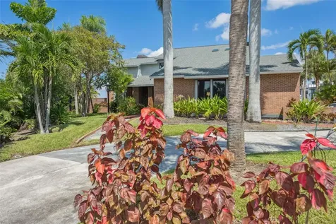 769 Kingston Court Apollo Beach FL 33572