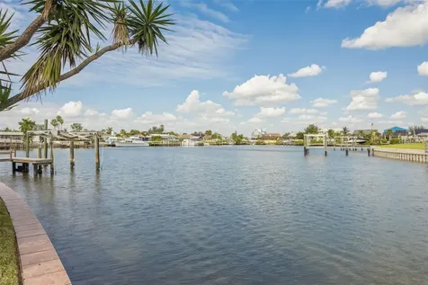 769 Kingston Court Apollo Beach FL 33572